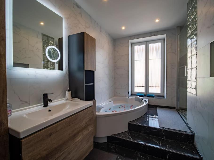 Mega Jeanne D'Arc Billard Baby Foot Logements Insolites Nancy Extérieur photo